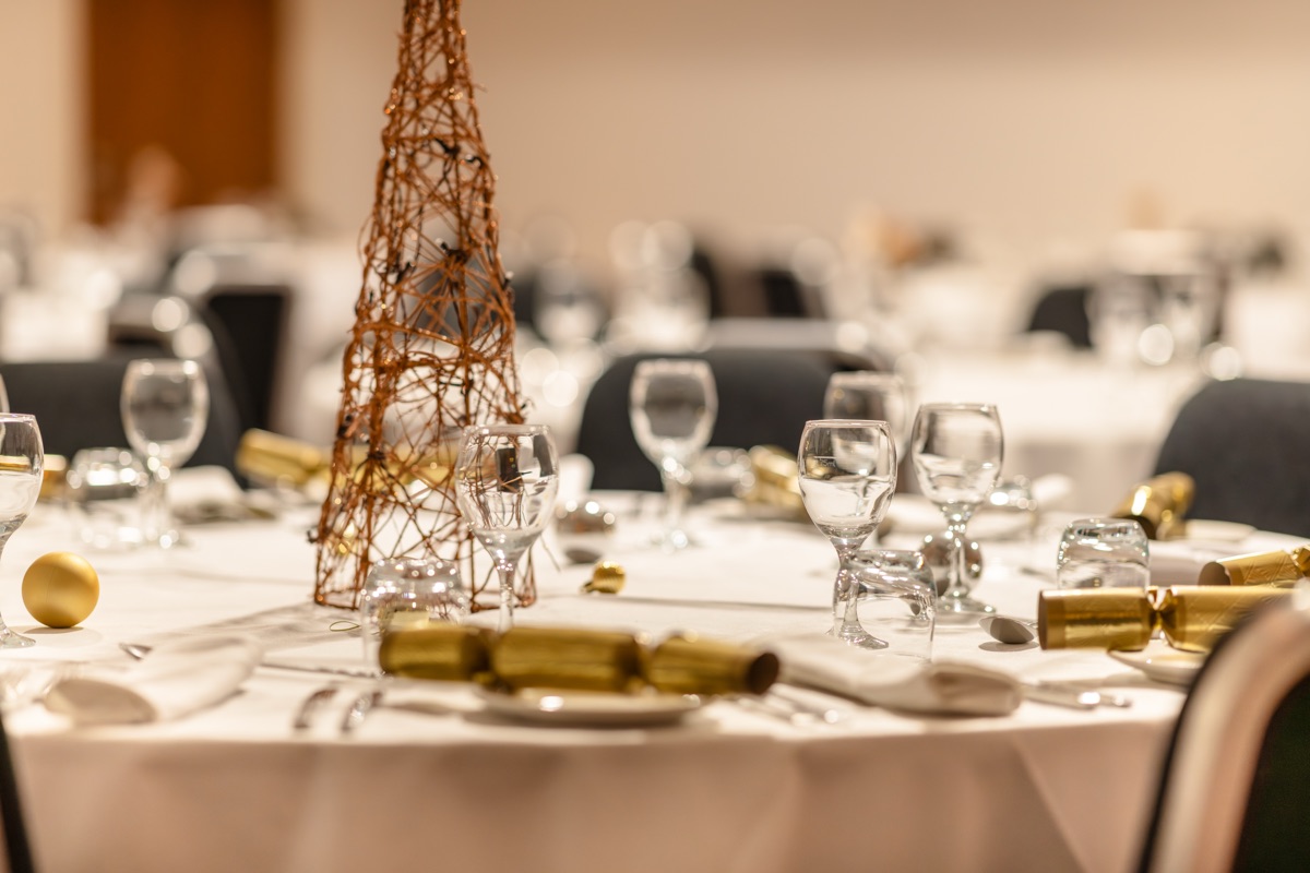 Banquet table setting