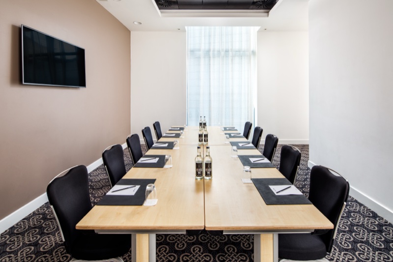 Nero boardroom