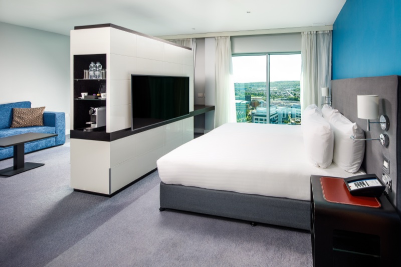Suite bedroom
